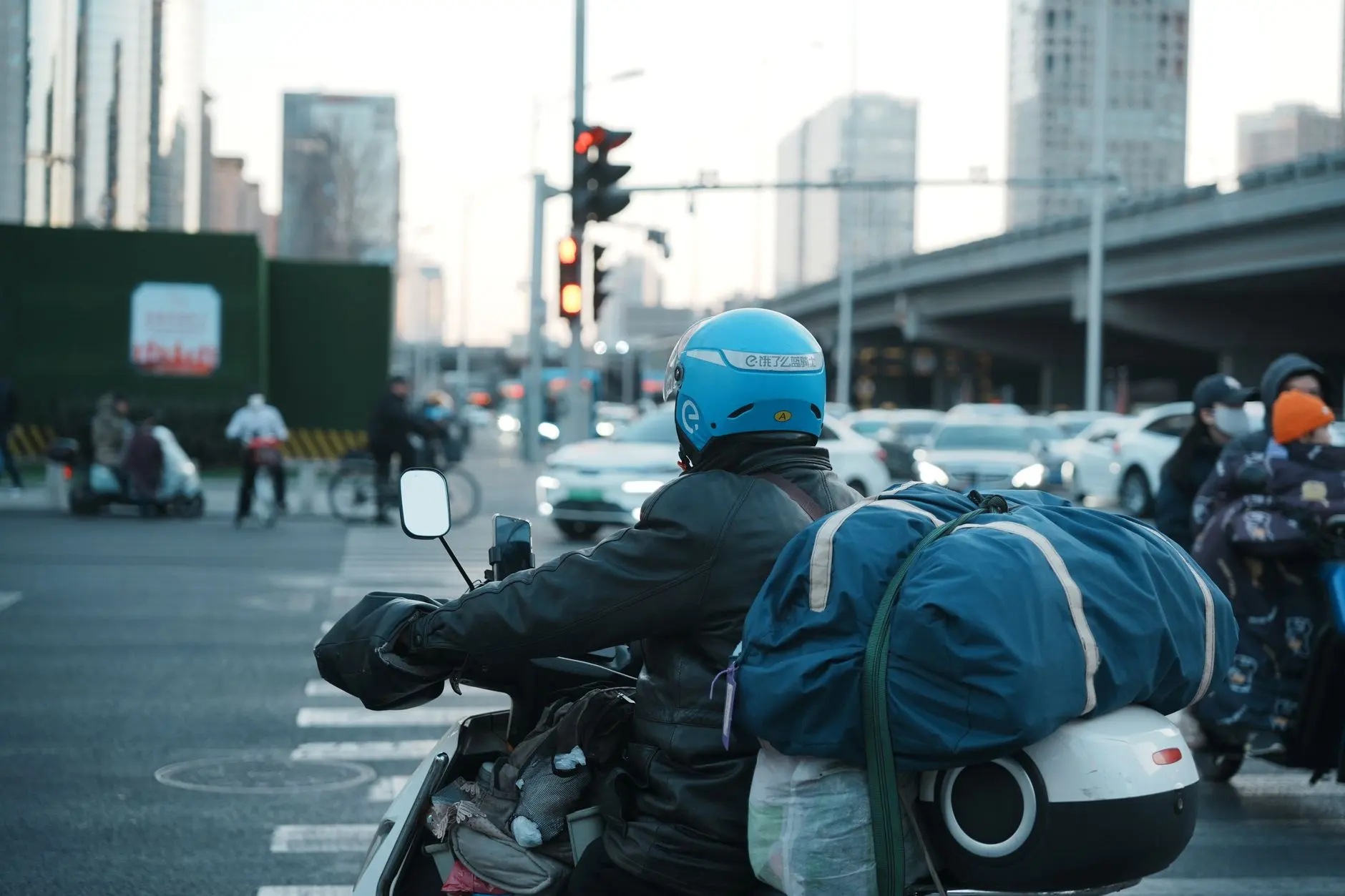 面向AI训练场景的GPU服务器集群网络架构设计与实践要点
