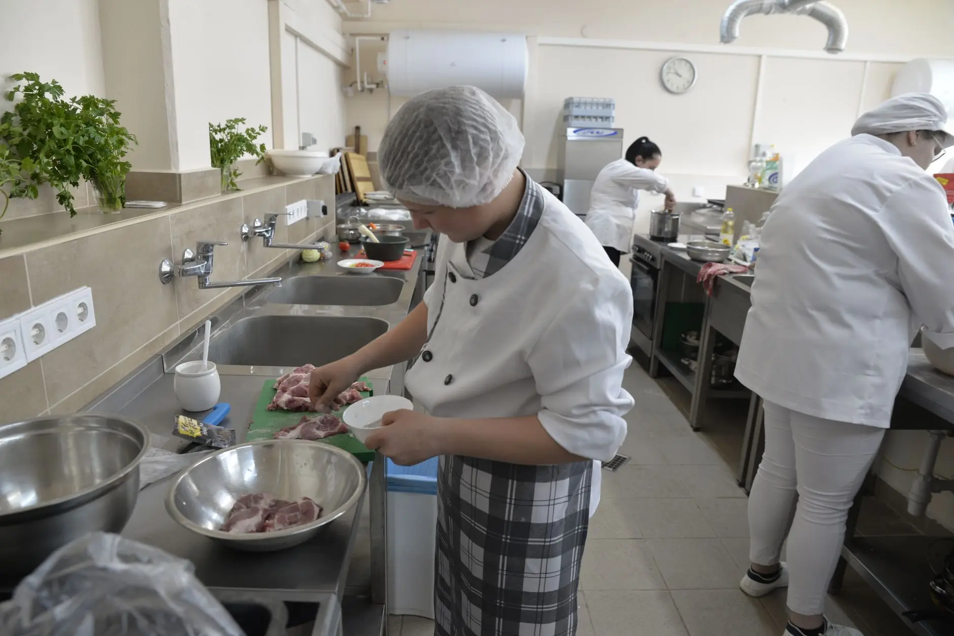 海南如潮机架式服务器R系列技术规格与适用场景详解