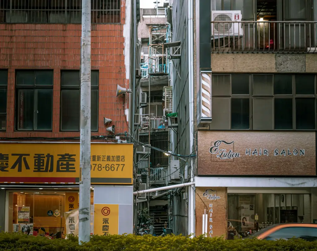 GPU服务器在华南人工智能场景中的高性能计算部署实践